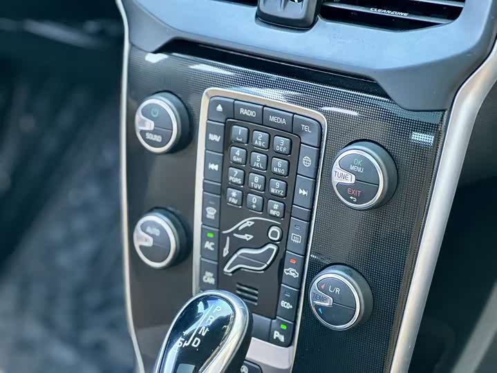 Volvo V40 2018 T 3 — фото 7