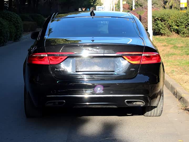 Jaguar XFL 2018 XFL 2.0 T 250 PS — фото 6