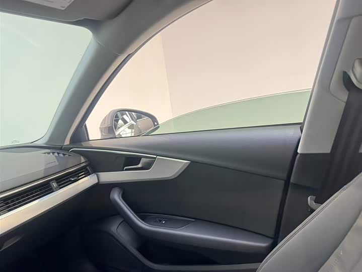 Audi A4 2021 Avant 40 TFSI — фото 14