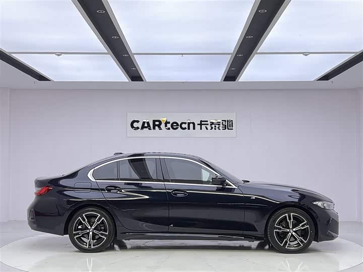 BMW 3-Series 2024 325i M — фото 13