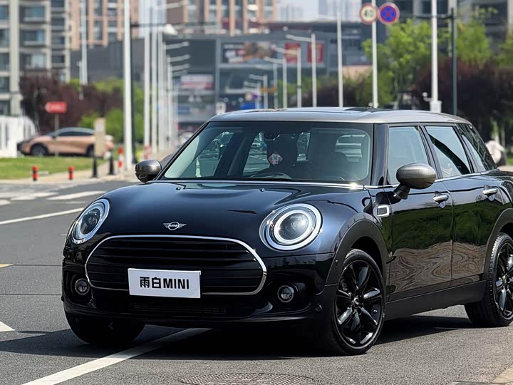 MINI Clubman — фото 1