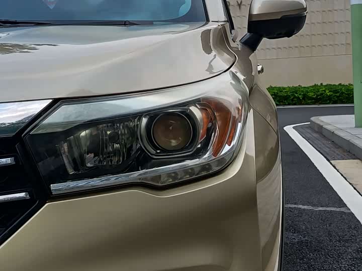 Trumpchi GS4 2017 235 T AT 2 WD — фото 16