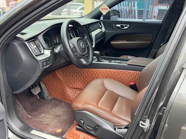 Volvo XC60 2021 T 5 4 WD — фото 7