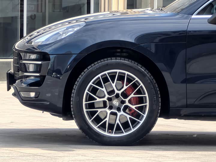 Porsche Macan 2017 Macan Turbo 3.6 T — фото 9