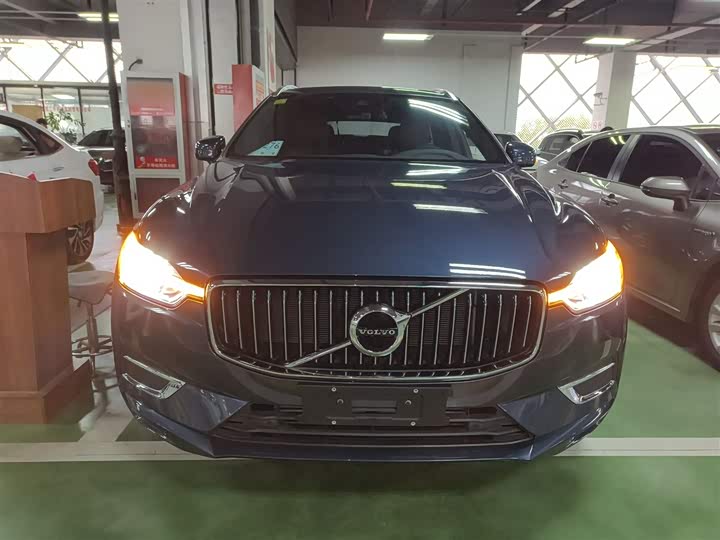 Volvo XC60 2021 T 5 4 WD — фото 3