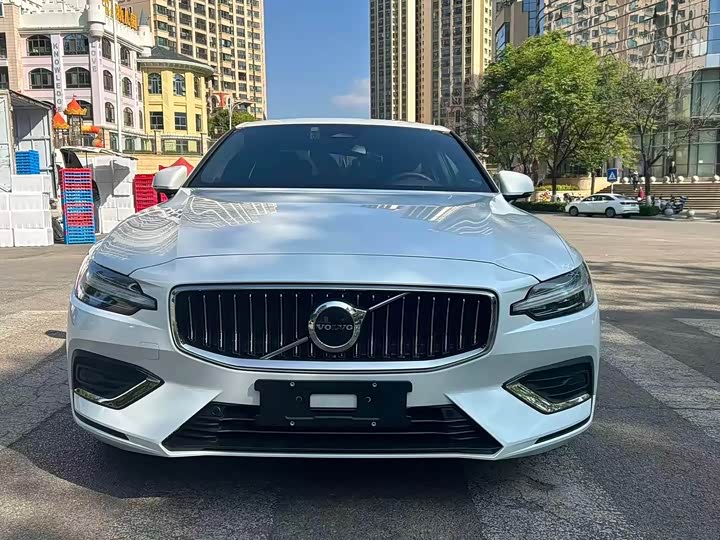 Volvo S60 2024 B 4 — фото 2