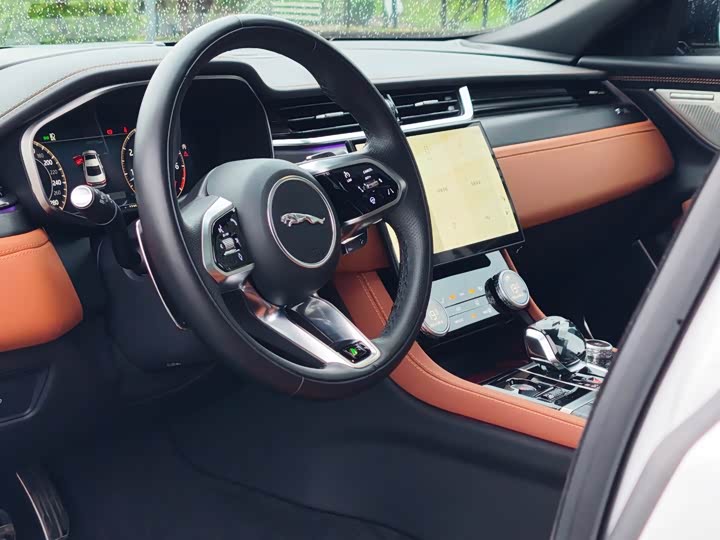Jaguar XFL 2024 2.0 T P 300 4 WD — фото 9