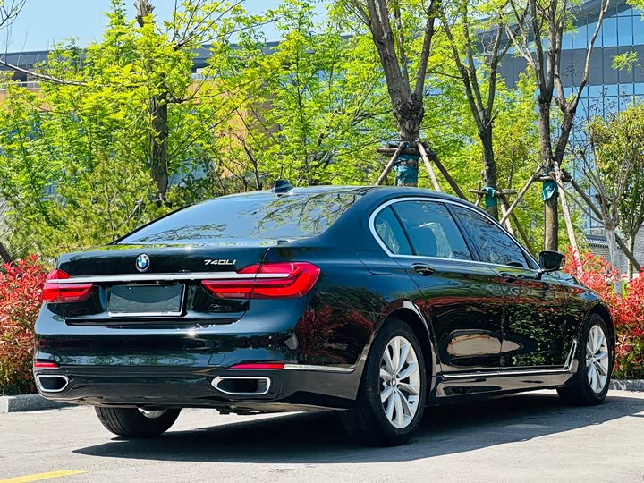 BMW 7 Series 730Li продвинутая — фото 11