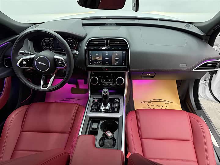 Jaguar XEL 2021 2.0 T 250 PS R-DYNAMIC S — фото 16