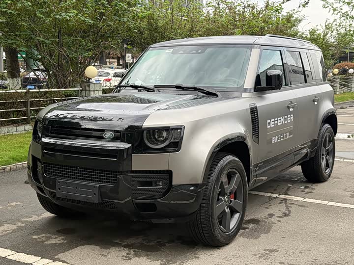 Land Rover Defender — фото 1