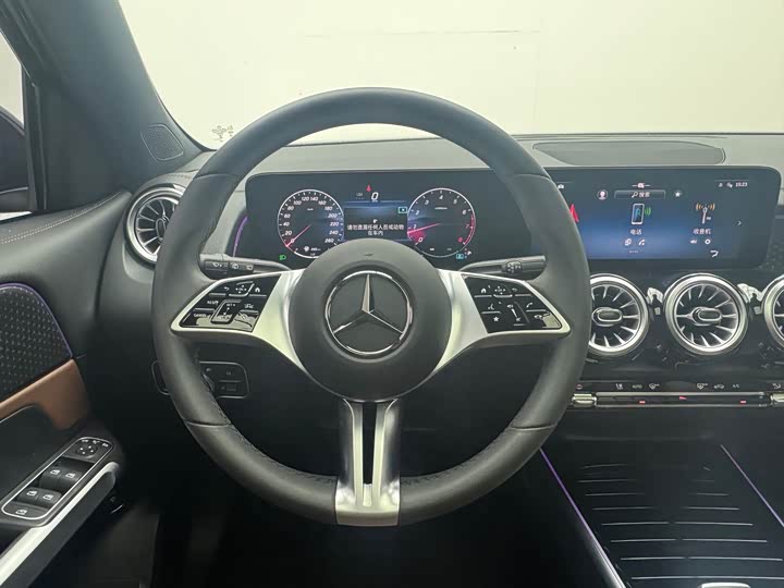 Mercedes-Benz GLB 2024 GLB 220 — фото 15
