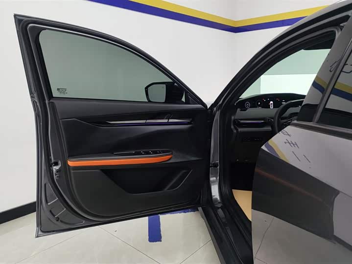 Changan UNI-V 2024 1.5 T — фото 7