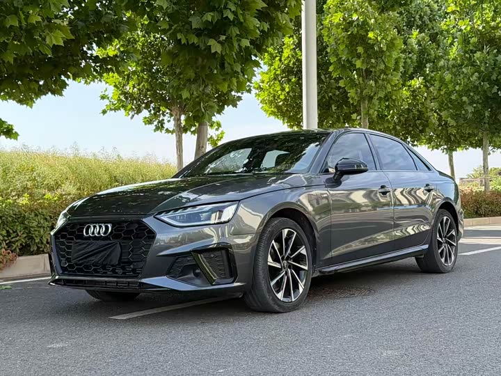 Audi A4L 2022 40 TFSI