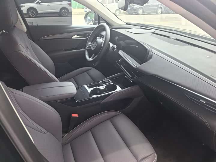 Buick Plus 2025 Plus 28 T 2 WD — фото 4