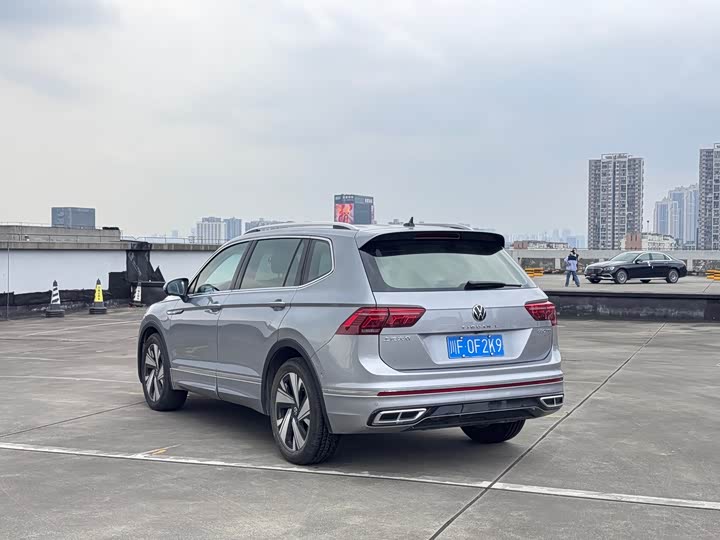 Volkswagen Tiguan L — фото 6