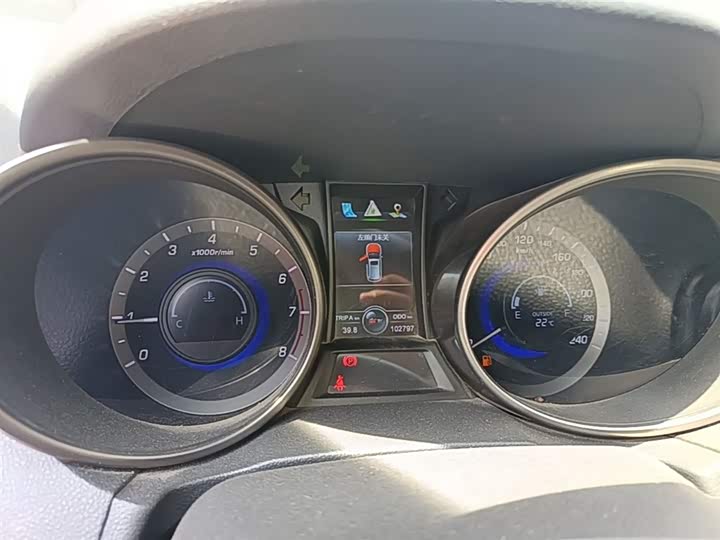 Changan CS75 2016 2.0 L MTLuxury V — фото 12