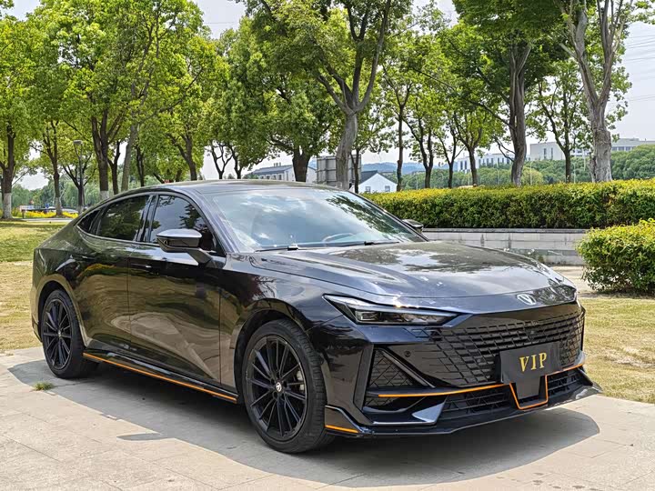 Changan UNI-V 2023 1.5 T — фото 3