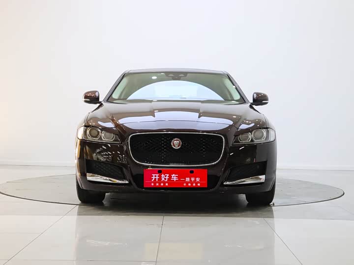 Jaguar XFL 2017 XFL 2.0 T 240 PS — фото 1