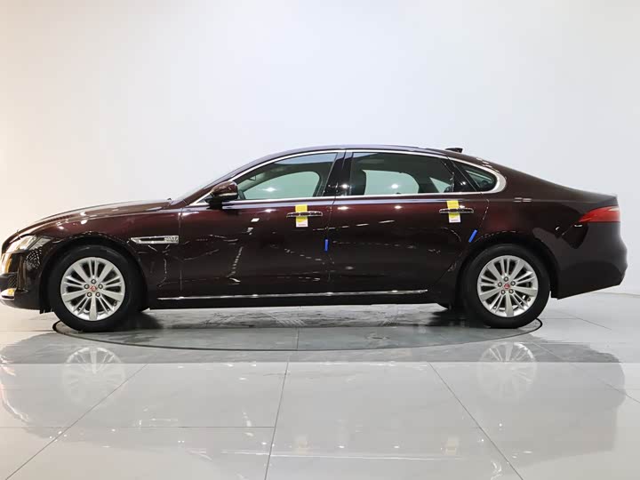 Jaguar XFL 2017 XFL 2.0 T 240 PS — фото 15