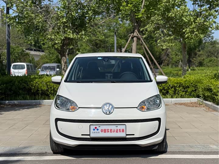 Volkswagen up! 2015 1.0 L move up! — фото 2