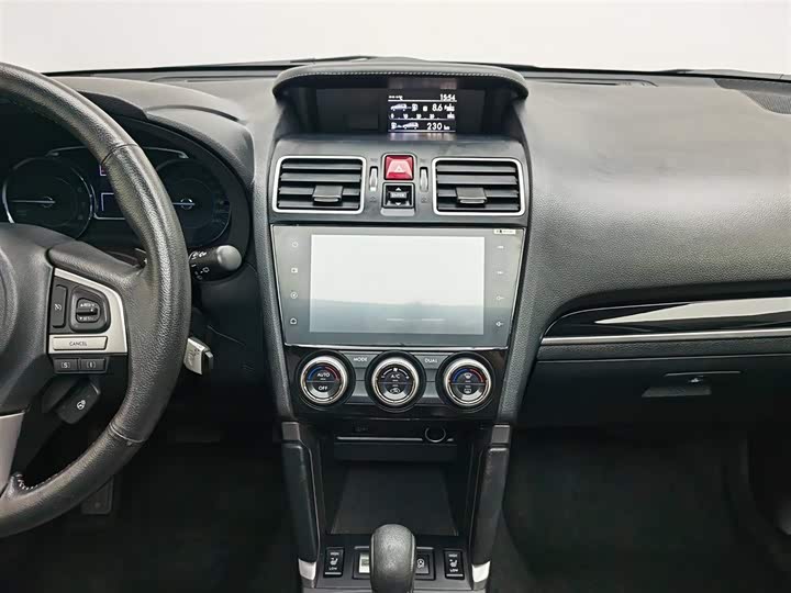 Subaru Forester — фото 12