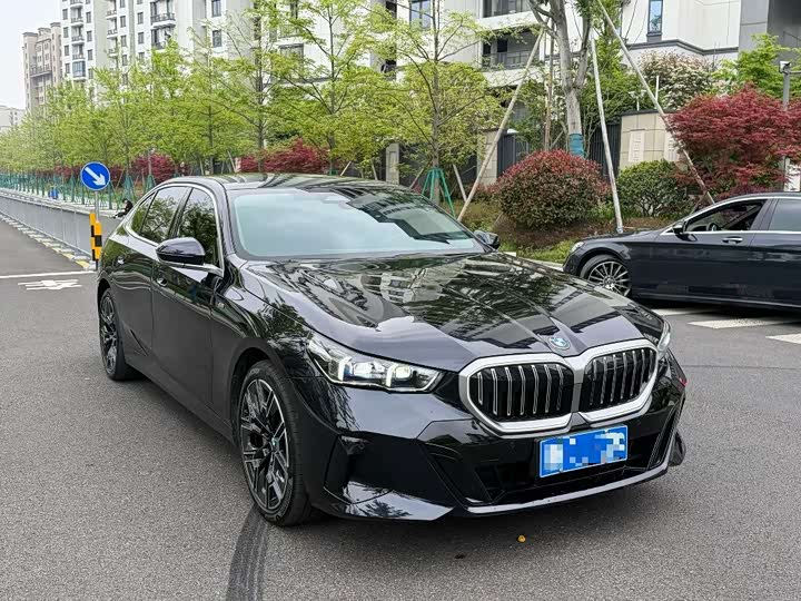 BMW 5 Series 530Li премиум M спортпакет — фото 3