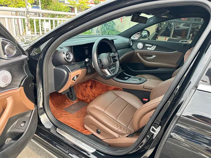 Mercedes-Benz E-Class 2021 E 300 L Luxury — фото 4
