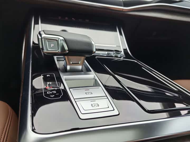 Audi Q7 2024 45 TFSI quattro S line Sport — фото 29
