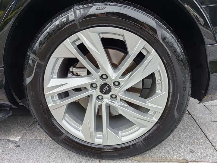 Audi Q7 2024 45 TFSI quattro S line Sport — фото 10