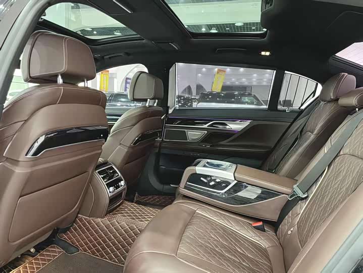 BMW 7-Series 2019 740 Li Leading M — фото 5