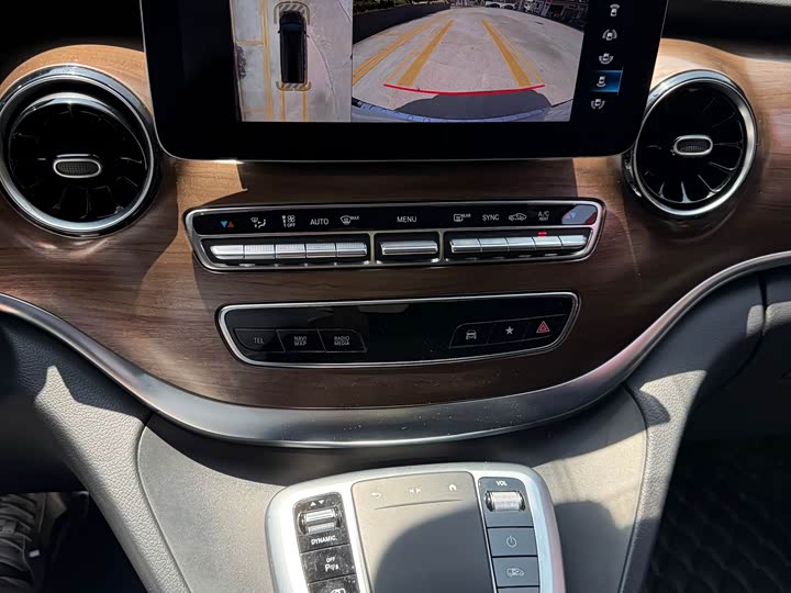 Mercedes-Benz V-Class 2022 V 260 L — фото 27