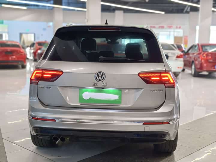 Volkswagen Tiguan 2018 330 TSI 4 WD — фото 4