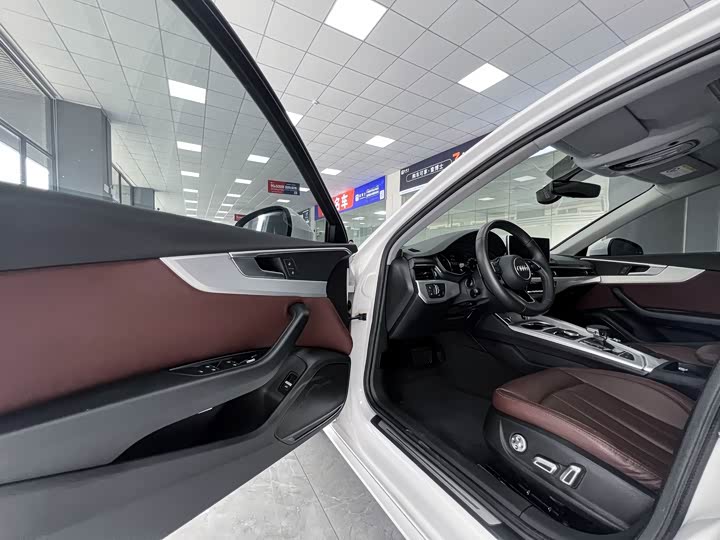 Audi A4L 30 40 TFSI базовая — фото 8