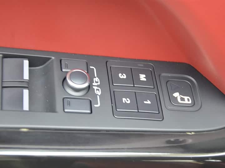 Land Rover Defender — фото 11