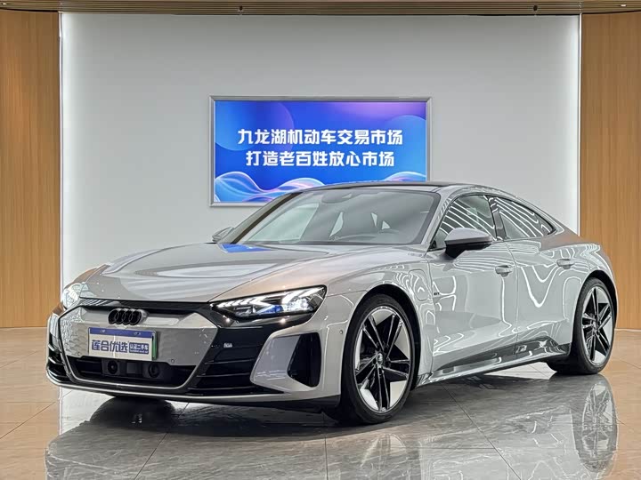 Audi e-tron 2023 Base — фото 1