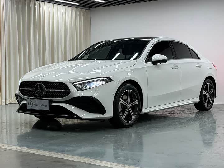 Mercedes-Benz A-Class 2024 A 200 L — фото 1