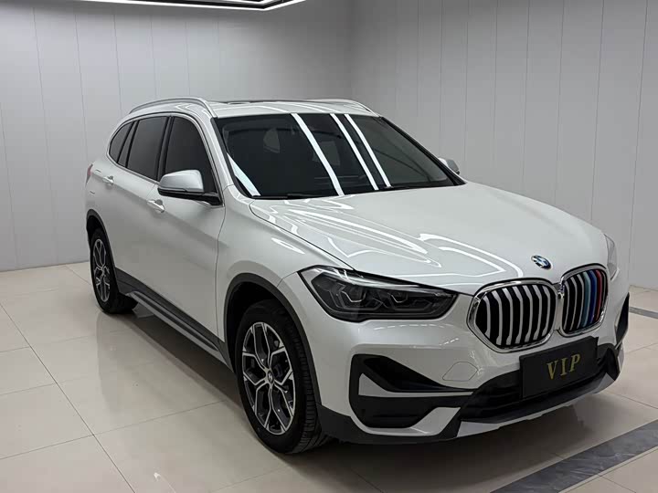 BMW X1 sDrive20Li премиум — фото 3