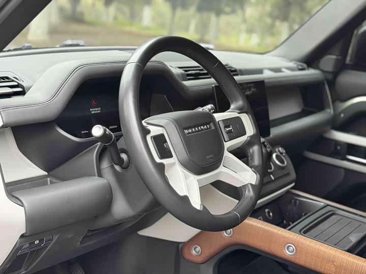 Land Rover Defender — фото 11