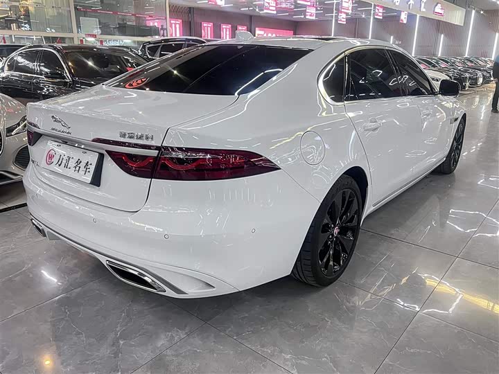 Jaguar XFL 2024 2.0 T P 250 2 WD — фото 11