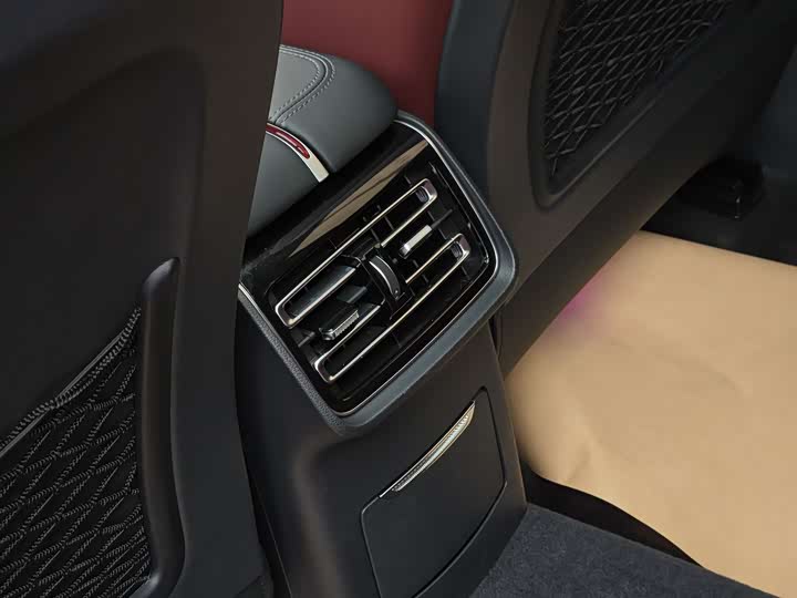 Hongqi HS5 2023 2.0 T 4 WD Pro — фото 15