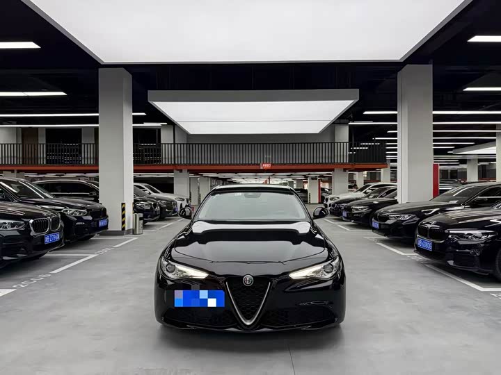 Alfa Romeo Giulia 2020 2.0 T 280 HP — фото 2