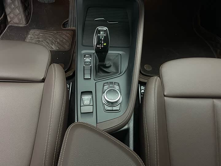 BMW X1 2021 s Drive 25 Li Leading — фото 9