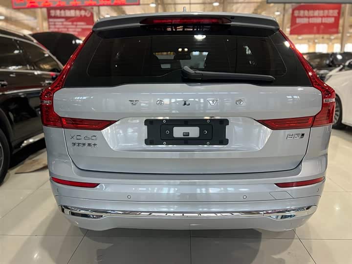 Volvo XC60 2022 B 5 4 WD — фото 4
