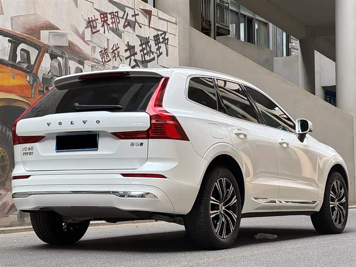 Volvo XC60 2022 B 5 4 WD — фото 5