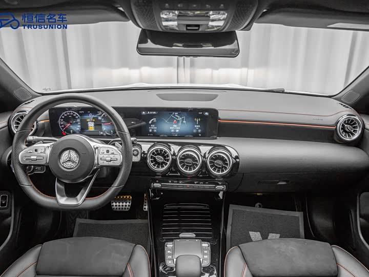 Mercedes-Benz CLA — фото 13
