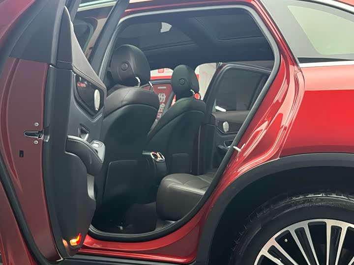 Mercedes-Benz GLC 2018 GLC 200 4 MATIC — фото 17