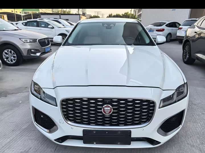 Jaguar XF 2016 XF 2.0 T 2 WD — фото 5