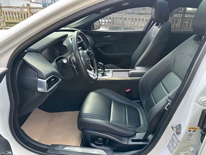 Jaguar XEL 2021 2.0 T 200 PS R-DYNAMIC — фото 7
