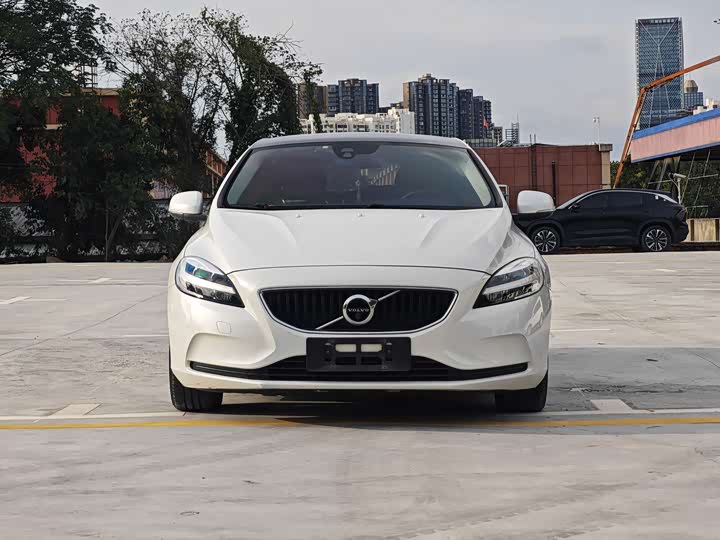 Volvo V40 2018 T 3 — фото 3