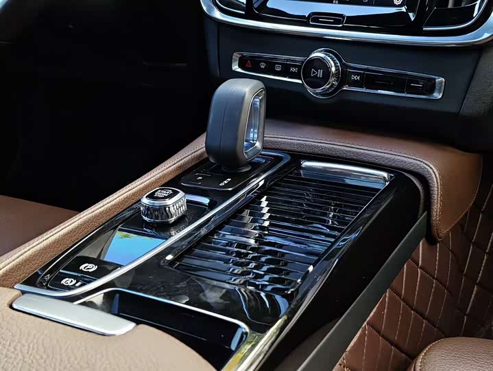 Volvo S90 Hybrid 2021 T 8 E Hybrid — фото 13